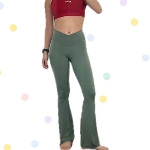 Aerie XS Olive Flared Pants super stretchy leggings material
